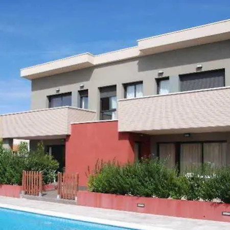 Casas Adosadas En Zona Miami Apartamento